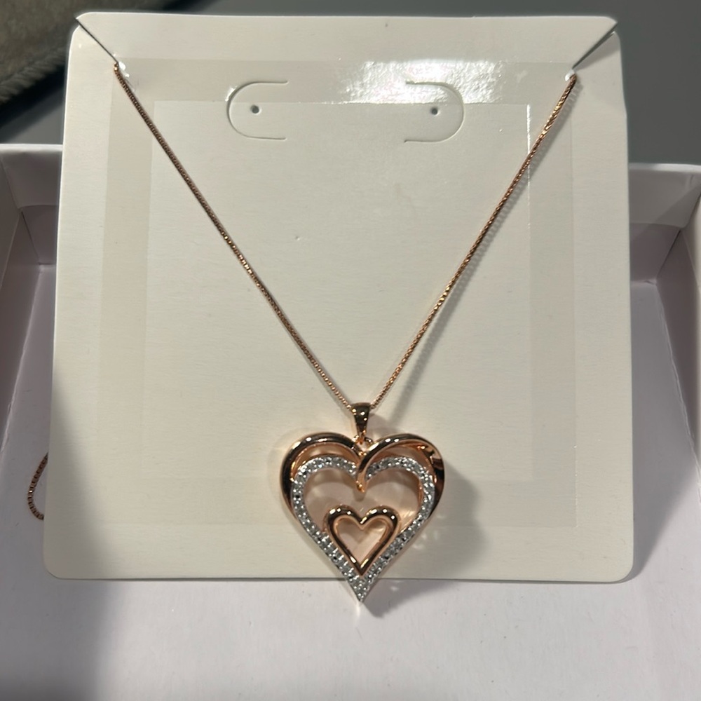 Never Worn Rose Gold Heart Shaped Pendant w/ 14” chain